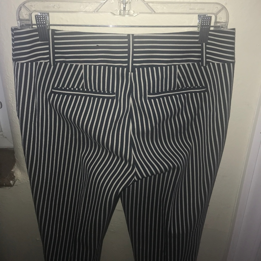 Ann Taylor Striped Tapered/skinny/ankle-Size 2 - Picture 5 of 6